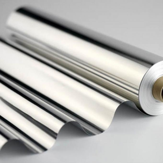 99,9% papier d'aluminium 1060 12 Mic Jumbo Roll Aluminum Foil de la pureté 1100 pour le ménage 8011