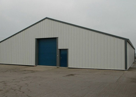 Le cadre en acier léger adapté aux besoins du client structurent le hangar préfabriqué d'avions