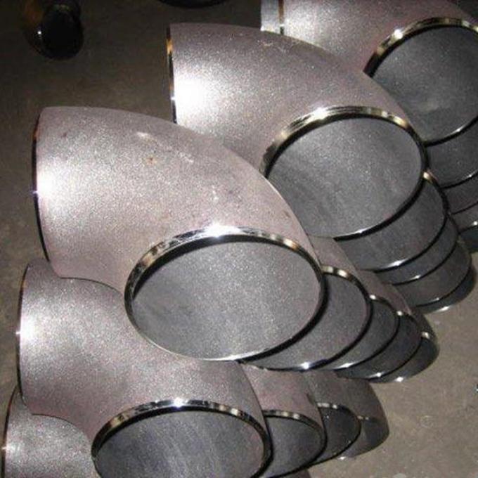 Les garnitures de tuyau d'acier sans couture écarte les garnitures d'un coup de coude de tuyau en acier sans couture d'acier au carbone 180 90 45 degrés