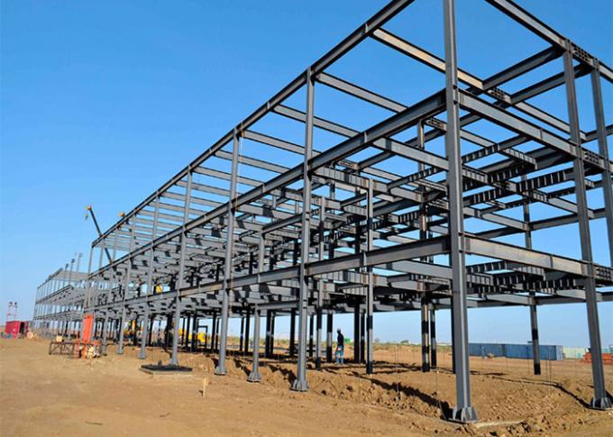 Structure faite sur commande Hall Prefabricated Insulated Metal Building de cadre en acier de mesure de lumière de construction
